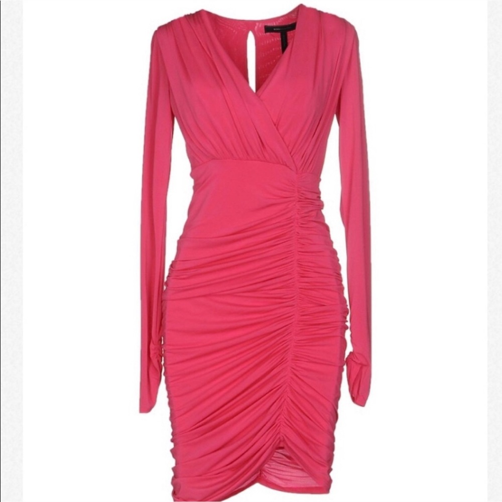 Beautiful BCBGMAXAZRIA Fuchsia size XS Revolve